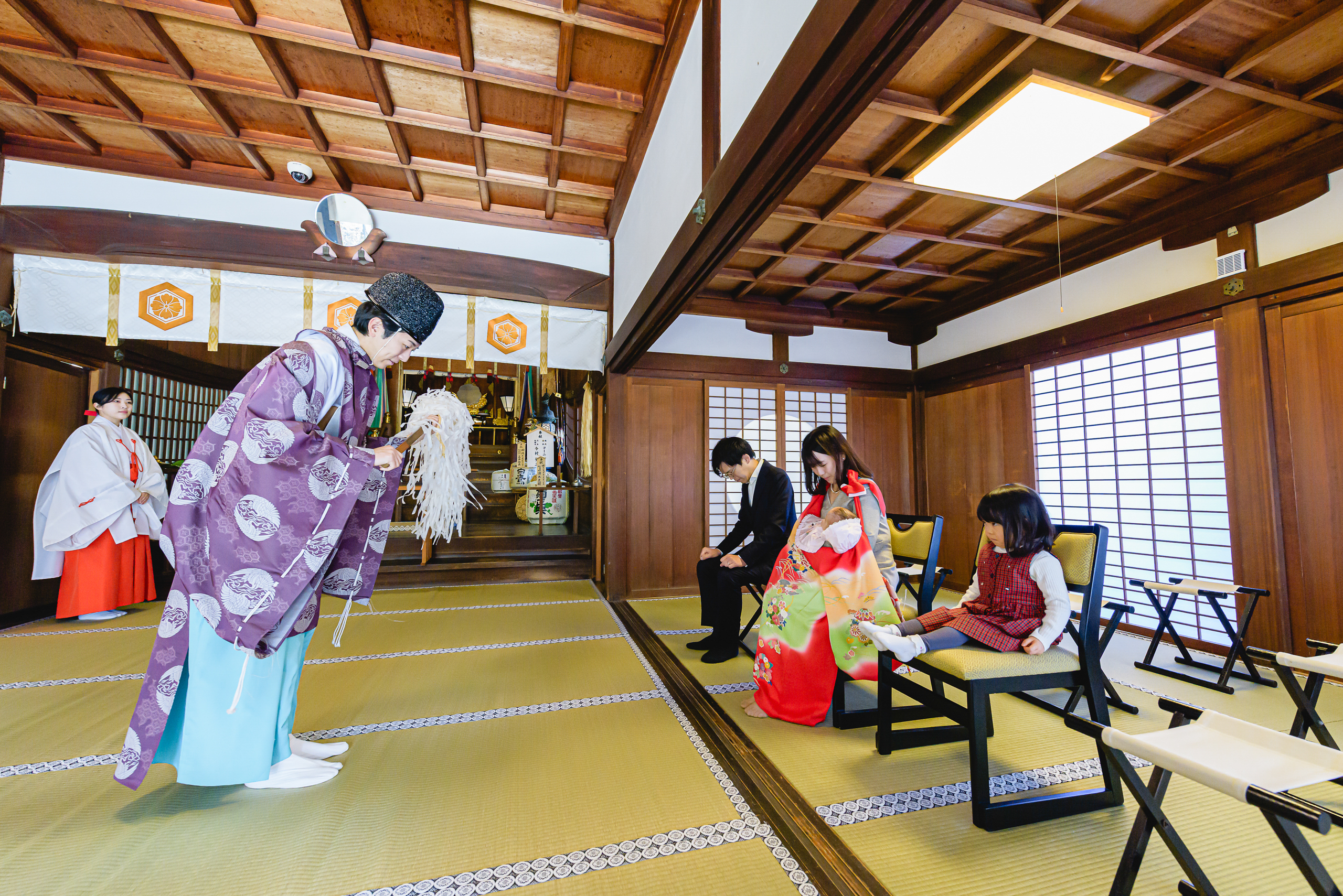 西宮・芦屋・神戸・芦屋の阪神間で出張撮影行っているLighthouse Photo・ライトハウスフォトのブログ「【芦屋神社でお宮参り】木漏れ日と優しい笑顔に包まれた、ご家族の宝物の1日」のイメージ写真06