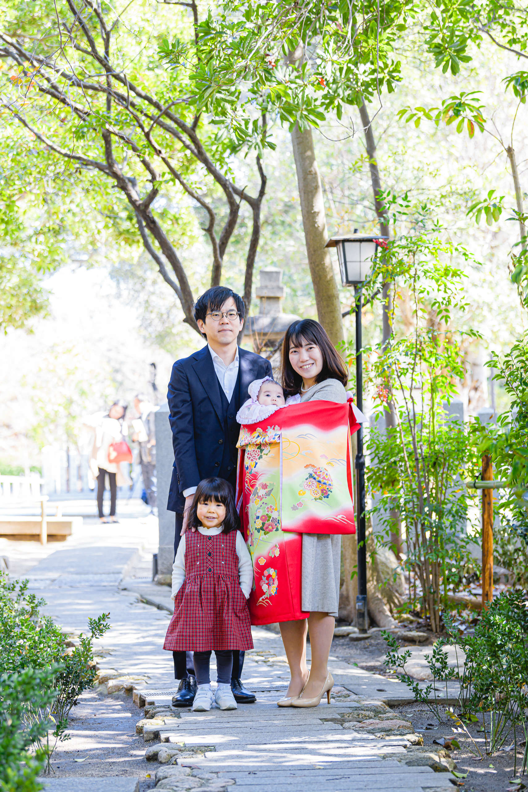 西宮・芦屋・神戸・芦屋の阪神間で出張撮影行っているLighthouse Photo・ライトハウスフォトのブログ「【芦屋神社でお宮参り】木漏れ日と優しい笑顔に包まれた、ご家族の宝物の1日」のイメージ写真11
